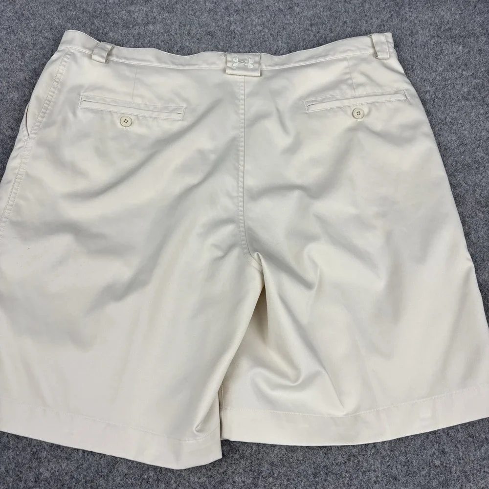 Under Armour Performance Golf Shorts Men's 40R White Flat Front Casual Stretch
